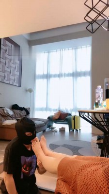 【艾莉】开发上门按摩技师舔裸足_绳缚吧