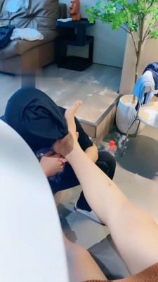 图片[3]_【艾莉】开发上门按摩技师舔裸足_绳缚吧