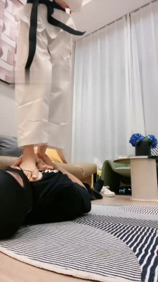 图片[3]_【艾莉】跆拳道S-白袜脚喂食/转胯/拖鞋抽耳光/踩踏_绳缚吧