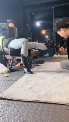 图片[6]_【冰诺】私人影院黑靴白袜虐脚垫【下】_绳缚吧