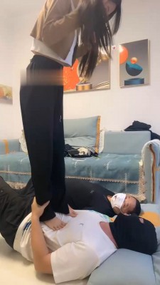 图片[4]_【精神小妹】3素人学生主-深夜裸足踩狗_绳缚吧