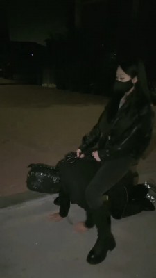图片[5]_【桃幼幼】小区楼下长靴遛狗_绳缚吧