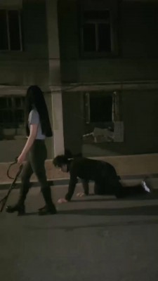 图片[9]_【桃幼幼】小区楼下长靴遛狗_绳缚吧