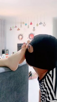 图片[4]_【蜜糖情侣】近距离裸足闻舔恋足调_绳缚吧