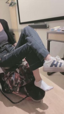 图片[6]_【尤黎】闻舔运动后的脏鞋原味白袜【完整版】_绳缚吧