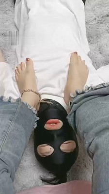 图片[6]_【欣欣子】双S-臭脚踩踏碾压/藤条抽【完整版】_绳缚吧