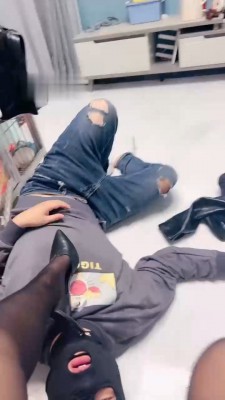 图片[7]_【伊兮夫妻】脏靴子内裤无底线玩私奴_绳缚吧