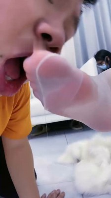 图片[10]_【麋鹿银儿】高帮帆布鞋踩/重度鞭打/口水吐脸/白丝插嘴_绳缚吧