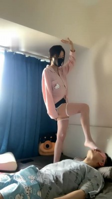 图片[4]_【莉宝儿】妹妹白丝踩踏诱惑哥哥【完整版】_绳缚吧