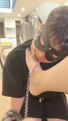 图片[13]_【万一】情侣主虐绿帽-人体擦鞋器【上】_绳缚吧