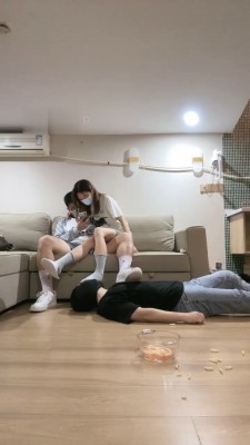 图片[8]_【jenn】情侣主VS绿帽-踩踏亲热/混合圣水强迫喝_绳缚吧