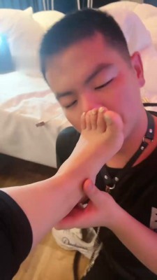 图片[7]_【汐言】运动后原味鞋袜辱/脚踩喂食_绳缚吧