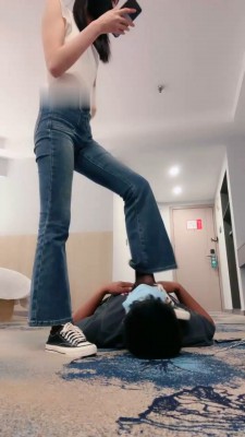 图片[4]_【艾莉】帆布鞋短丝逛街回家虐狗_绳缚吧