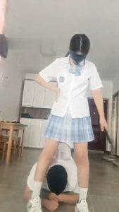 【露可】转胯/骑马骑脖子/舔脚【双视角版】_绳缚吧