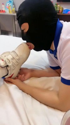 图片[3]_【精神小妹】双S惩罚学长-骑马踩踏/舔鞋底深喉【双视角版】_绳缚吧