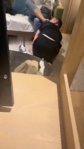 【做你后妈】偷看闺蜜玩狗奴【中下合集】_绳缚吧