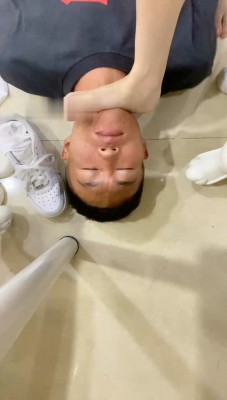 图片[9]_【香菜】女神范-白袜白鞋气味羞辱/踩脚垫/嘴洗白袜_绳缚吧