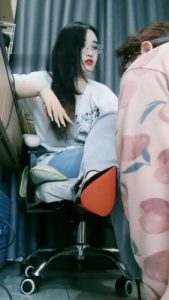 【小羊】母畜品尝原味裸足【上】_绳缚吧