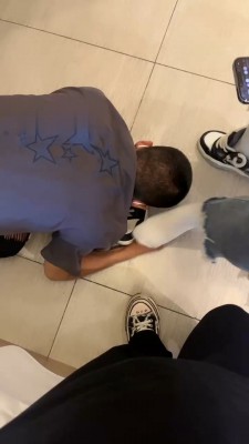 【香奶奶】双S原味运动鞋棉袜气味羞辱-续集【双视角版】_绳缚吧