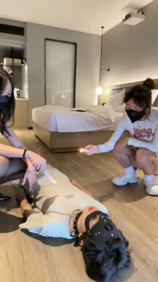 图片[4]_【尤物】双S-素人大学生入圈-骑马滴蜡/踩踏喂食/闻白袜黑丝_绳缚吧