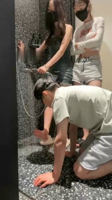 图片[13]_【尤物】双S-素人大学生入圈-骑马滴蜡/踩踏喂食/闻白袜黑丝_绳缚吧