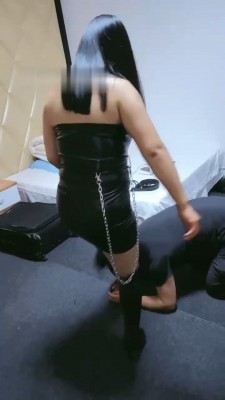 【魔蝎】长靴女王重度刑虐_绳缚吧