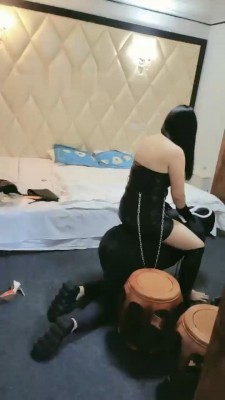 图片[8]_【魔蝎】长靴女王重度刑虐_绳缚吧