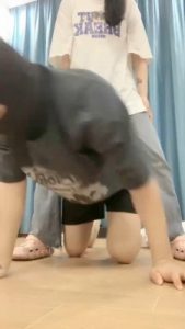 【香芋朱朱】裸足踩脚垫/转胯/提档/踩踏_绳缚吧