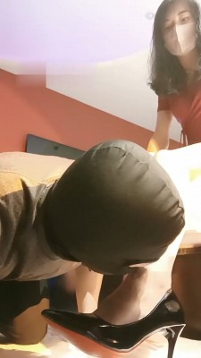 图片[2]_【米小唐】高跟美腿踩狗恋足调_绳缚吧