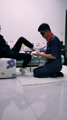 图片[3]_【徐婉琪】袜子泡圣水/耳光/内裤套头/圈养狗笼_绳缚吧