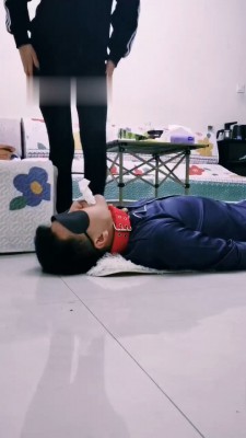 图片[6]_【徐婉琪】袜子泡圣水/耳光/内裤套头/圈养狗笼_绳缚吧