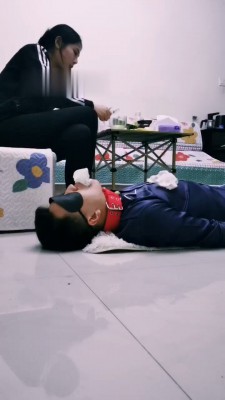图片[7]_【徐婉琪】袜子泡圣水/耳光/内裤套头/圈养狗笼_绳缚吧