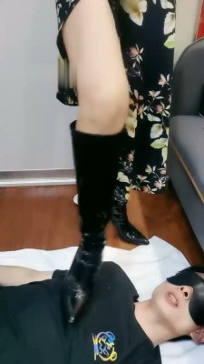 图片[4]_【希希老师】手接烟灰/捆绑/舔黑丝长靴/涂鸦丑化【双视角版】_绳缚吧