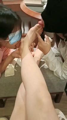 图片[8]_【爱可呀】双学姐争抢当狗伺候-闻舔鞋袜/骑马钻胯【完整版】_绳缚吧