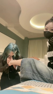 图片[3]_【桃幼幼】发骚闺蜜下跪做狗/袜子塞嘴_绳缚吧