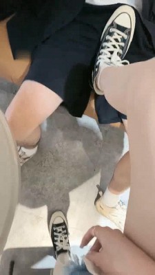 图片[2]_【美学】咖啡厅随机开发素人小哥-踹裆闻鞋/下跪腿绞_绳缚吧