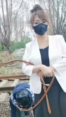 图片[7]_【魔鬼天使】户外犬化遛狗爬行【完整版】_绳缚吧