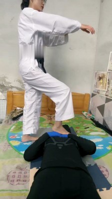 图片[3]_【孤傲女帝】腿绞/踩脸踩脖子/手脚耳光/窒息_绳缚吧
