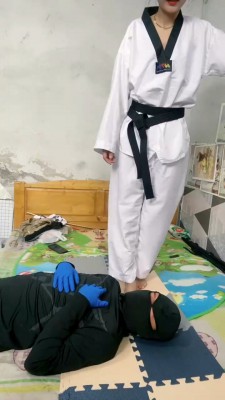 图片[4]_【孤傲女帝】腿绞/踩脸踩脖子/手脚耳光/窒息_绳缚吧