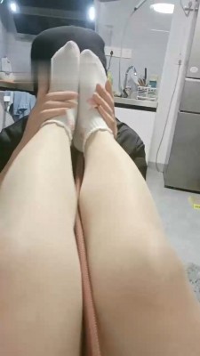 图片[3]_【欣欣子】圣水新玩法-水果榨汁/骑马耳光鞭打踩踏_绳缚吧