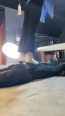 图片[9]_【冰诺】重度全体重踩踏地毯_绳缚吧