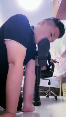 图片[7]_【雯雯】长靴黑丝榨干猥琐狗【双视角版】_绳缚吧