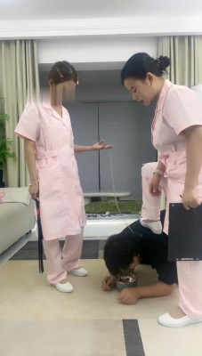 【伊诺】双护士小姐姐-踩踏喂食/转胯骑马_绳缚吧