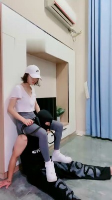 图片[5]_【素人星探】音乐老师变S强制踢踹/深喉虐_绳缚吧