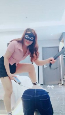 图片[2]_【灵凌】运动鞋白棉袜踩虐辱_绳缚吧