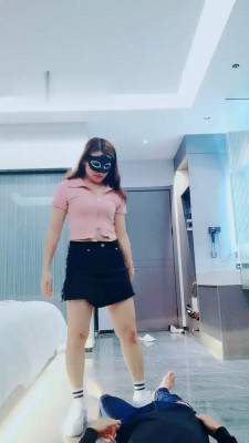 图片[5]_【灵凌】运动鞋白棉袜踩虐辱_绳缚吧