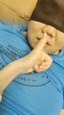 图片[2]_【丫丫】白丝裸足闻舔踩虐_绳缚吧