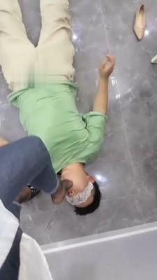 【辣姐】黑丝高跟恋足调/磕头伺候_绳缚吧
