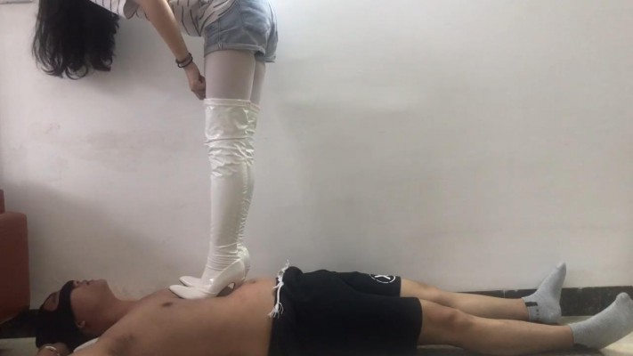 图片[7]_邻家风小鱼姐姐白丝高跟靴子全体重踩奴隶下集_绳缚吧