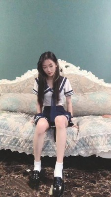 图片[5]_JK女子高生脚踩蛋糕强制脚喂食粗口辱骂_绳缚吧